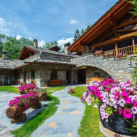 Resort Au Coeur Des Neiges & Spa