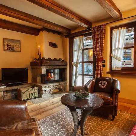 Au Coeur Des Neiges & Free E-bike クールマイユール