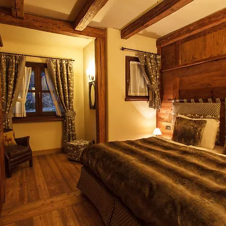 Au Coeur Des Neiges & Free E-bike クールマイユール