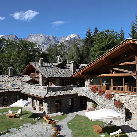 Au Coeur Des Neiges & Free E-bike Resort 4*