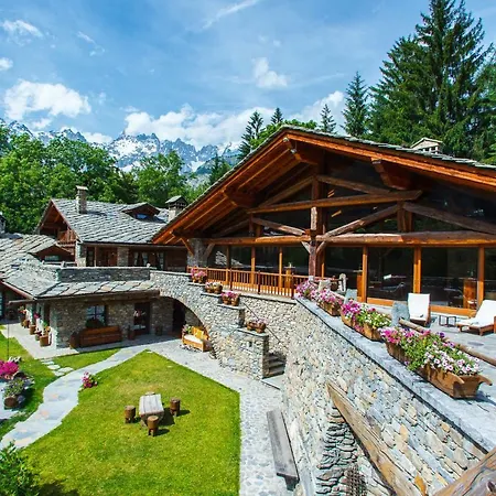 Au Coeur Des Neiges&spa Courmayeur