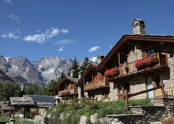 Au Coeur Des Neiges & Free E-bike Courmayeur